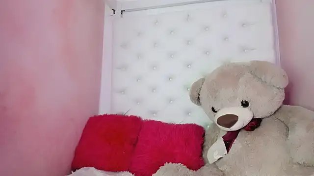 Snapshot of eimy_skinny_ chatting on 02/26/26, 12:38 eimy skinny online show from 02/26/26, 12:38