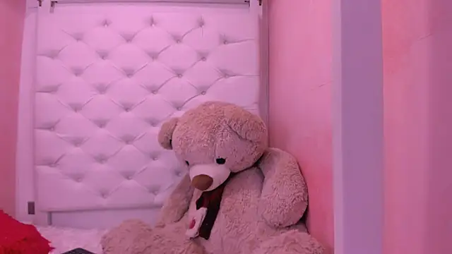 eimy skinny  online show from 04/18/26, 01:46