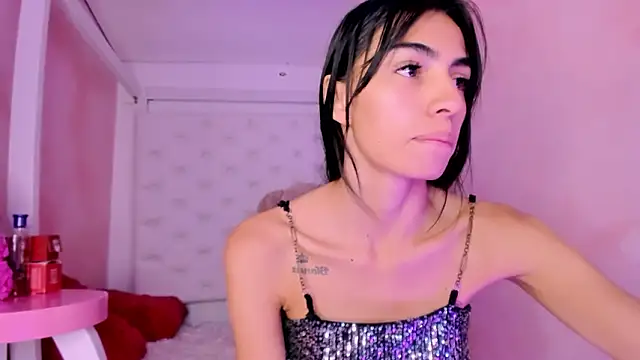 Snapshot of eimy_skinny_ chatting on 02/21/26, 12:29 eimy skinny online show from 02/21/26, 12:29