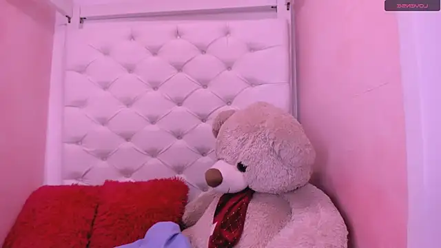 eimy skinny  online show from 04/26/26, 01:19