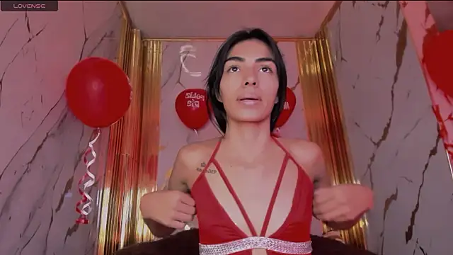 Snapshot of eimy_skinny_ chatting on 02/15/26, 12:48 eimy skinny online show from 02/15/26, 12:48