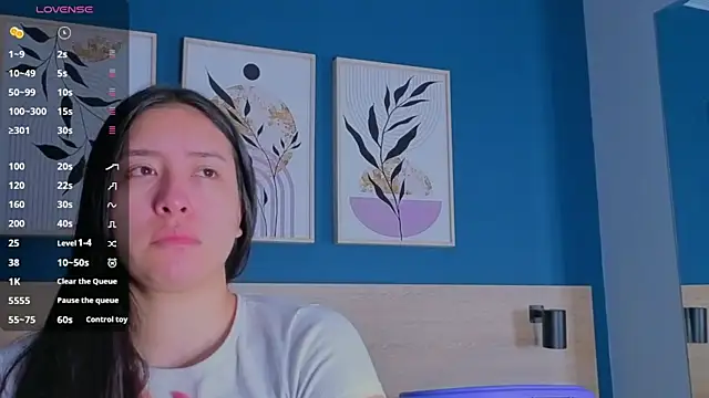 SarahMiler  online show from 10/20/25, 11:44