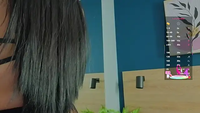 SarahMiler  online show from 10/02/25, 12:30