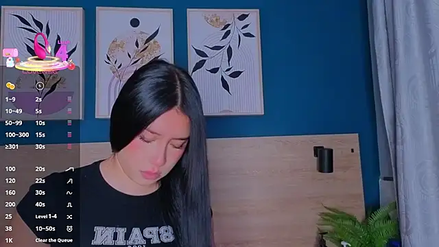 SarahMiler  online show from 10/06/25, 11:44