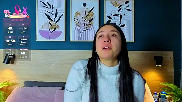 SarahMiler  online show from 12/22/25, 07:47