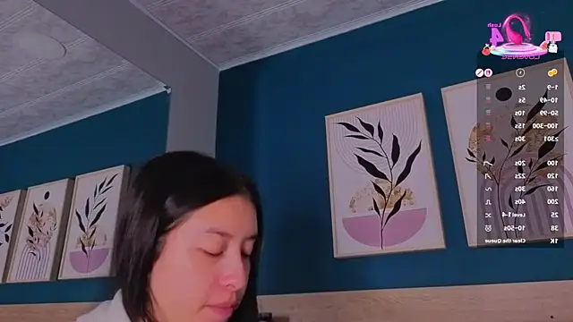 SarahMiler  online show from 10/18/25, 11:45