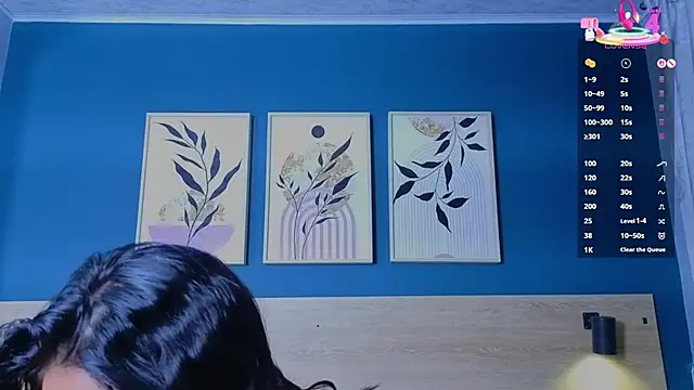 SarahMiler  online show from 10/04/25, 11:45