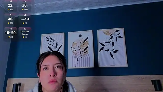 SarahMiler  online show from 10/22/25, 11:42