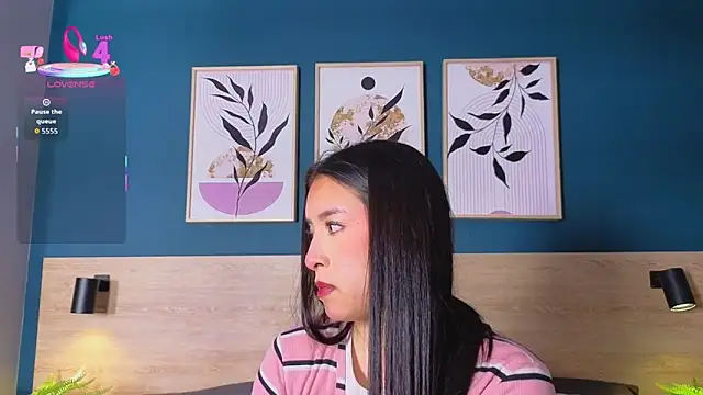 SarahMiler  online show from 11/20/25, 07:47