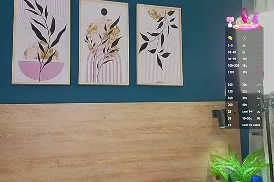 SarahMiler  online show from 10/01/25, 11:47