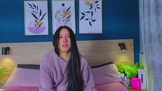 SarahMiler  online show from 11/24/25, 01:22