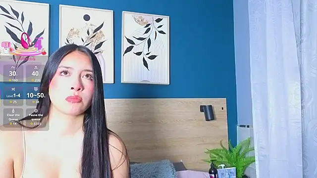 SarahMiler  online show from 11/11/25, 07:41