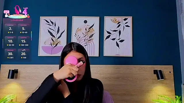 SarahMiler  online show from 12/03/25, 07:35