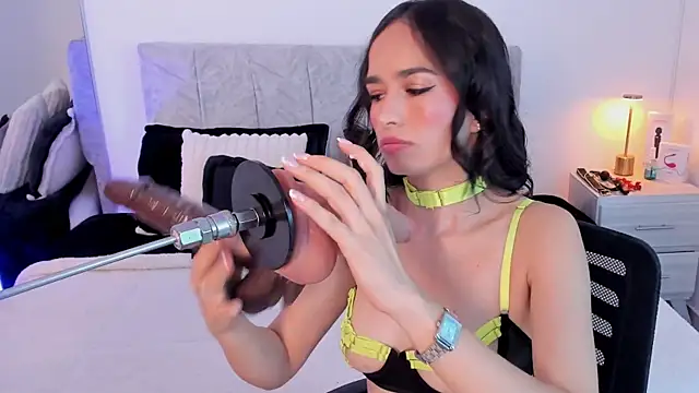 Taylormaxwell online show from 10/09/25, 10:54