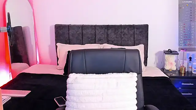 Snapshot of Taylormaxwell chatting on 02/16/26, 08:07 Taylormaxwell online show from 02/16/26, 08:07