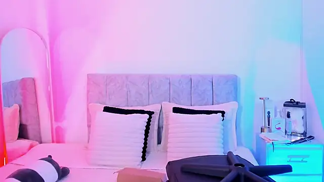 Snapshot of Taylormaxwell chatting on 02/09/26, 09:02 Taylormaxwell online show from 02/09/26, 09:02