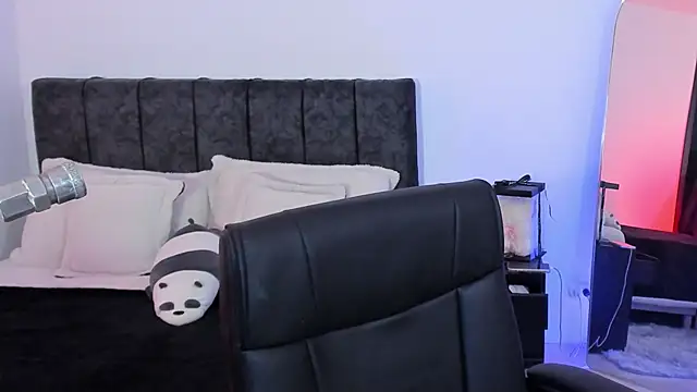 Snapshot of Taylormaxwell chatting on 02/27/26, 09:25 Taylormaxwell online show from 02/27/26, 09:25