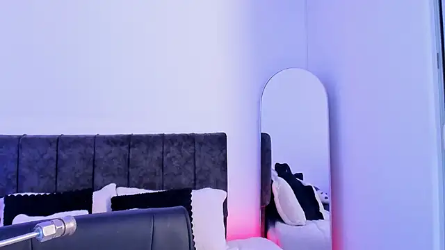 Taylormaxwell online show from 04/14/26, 08:14