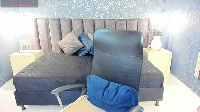 VictoriaaBlair online show from 03/11/26, 12:10