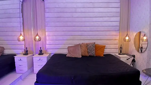 VictoriaaBlair online show from 04/15/26, 10:32