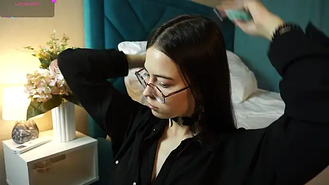 ywixos online show from 12/21/25, 02:19