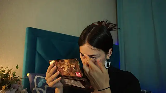 ywixos online show from 09/19/25, 01:59