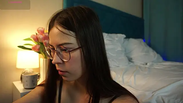 ywixos online show from 11/04/25, 02:43