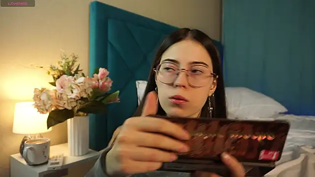 ywixos online show from 11/23/25, 03:22