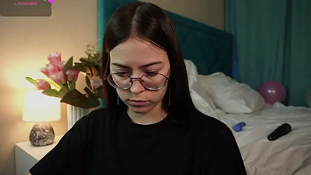 ywixos online show from 03/04/26, 02:58