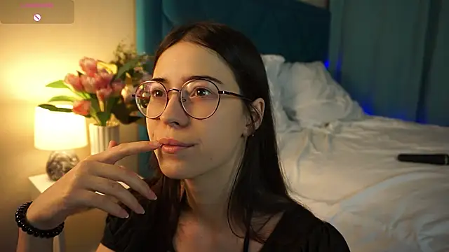 ywixos online show from 11/06/25, 01:26