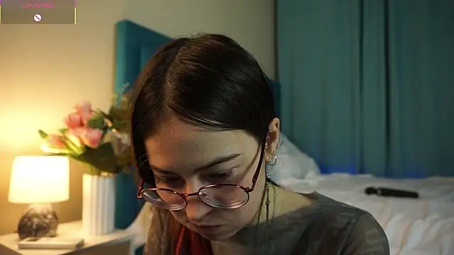 ywixos online show from 11/18/25, 03:37