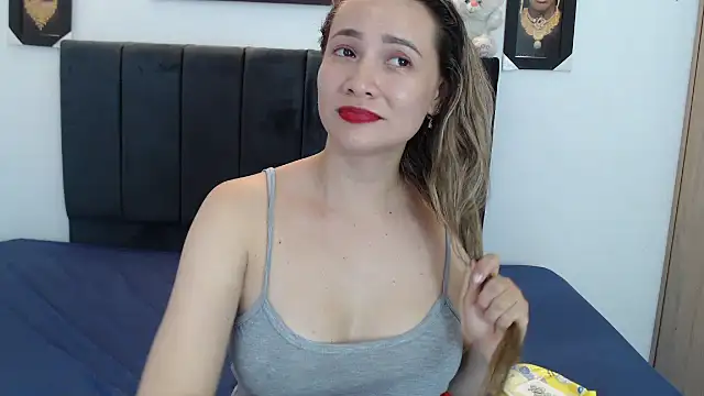 Snapshot of cieloDal chatting on 10/11/25, 05:08 cieloDal online show from 10/11/25, 05:08