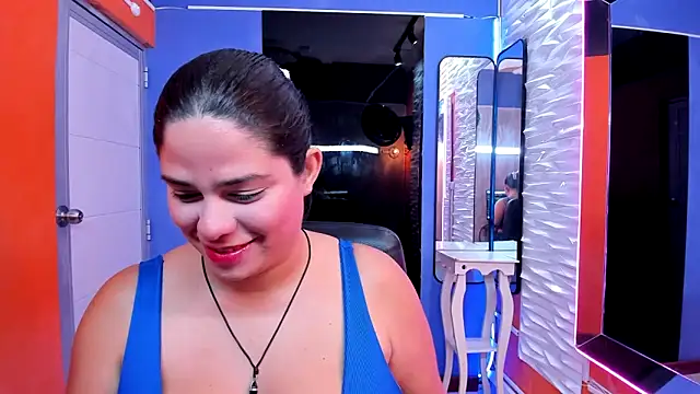 lucia ht online show from 10/15/25, 02:43