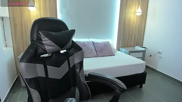 megara x  online show from 10/21/25, 08:08