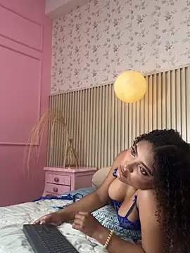 loraineRioss online show from 02/05/26, 05:25