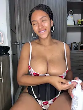 Mia sweet80 online show from 10/22/25, 02:55