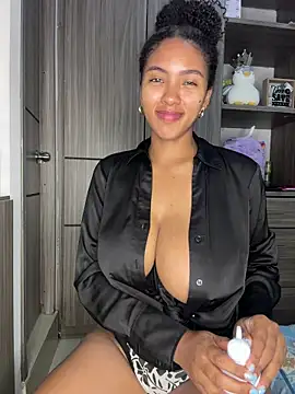 Mia sweet80 online show from 10/17/25, 12:14