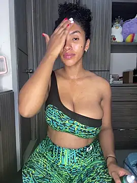 Mia sweet80 online show from 10/28/25, 03:18