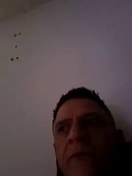 Snapshot of leon8013A chatting on 09/21/25, 11:48 leon8013A online show from 09/21/25, 11:48