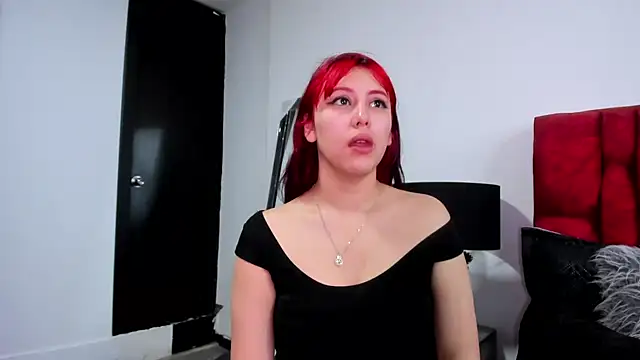 Snapshot of Maddy_Mills chatting on 09/19/25, 03:16 Maddy Mills online show from 09/19/25, 03:16