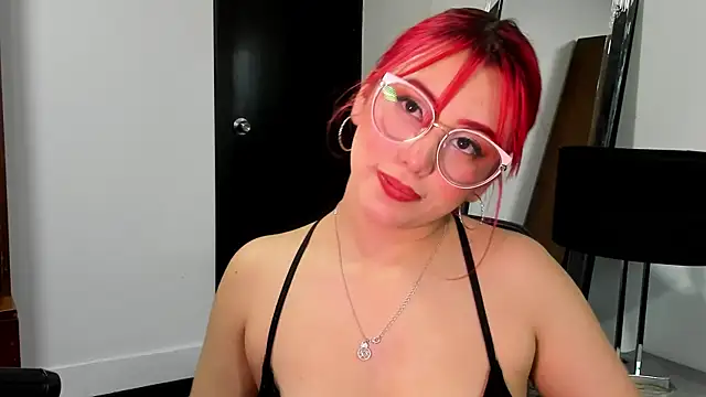 Snapshot of Maddy_Mills chatting on 10/02/25, 07:17 Maddy Mills online show from 10/02/25, 07:17