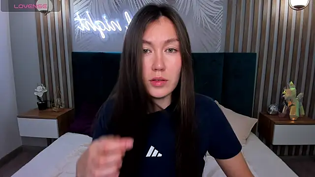 Tina Porter online show from 11/19/25, 01:27