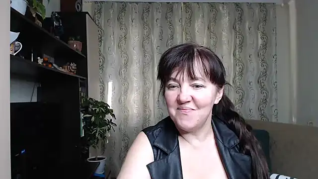 Snapshot of Illusionq chatting on 10/07/25, 09:32 Illusionq online show from 10/07/25, 09:32