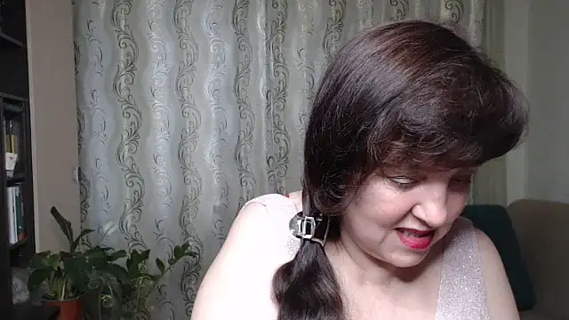 Snapshot of Illusionq chatting on 06/25/26, 10:20 Illusionq online show from 06/25/26, 10:20