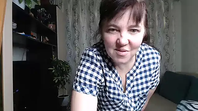 Snapshot of Illusionq chatting on 10/17/25, 05:00 Illusionq online show from 10/17/25, 05:00