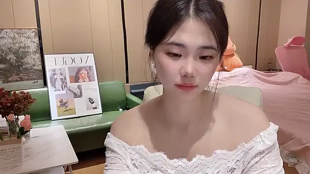 Snapshot of suki-1 chatting on 09/26/25, 08:32 suki-1 online show from 09/26/25, 08:32