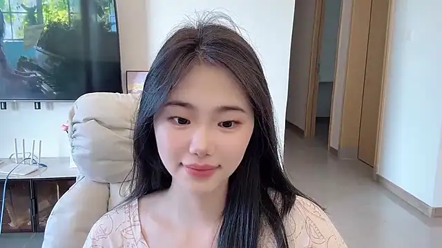 suki-1 online show from 11/05/25, 09:01