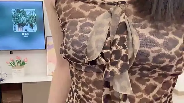 suki-1 online show from 10/30/25, 08:34