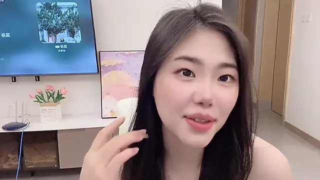 suki-1 online show from 10/28/25, 08:13