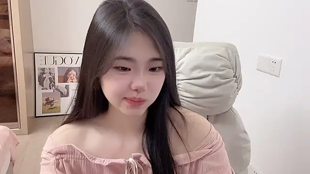 suki-1 online show from 11/18/25, 08:28